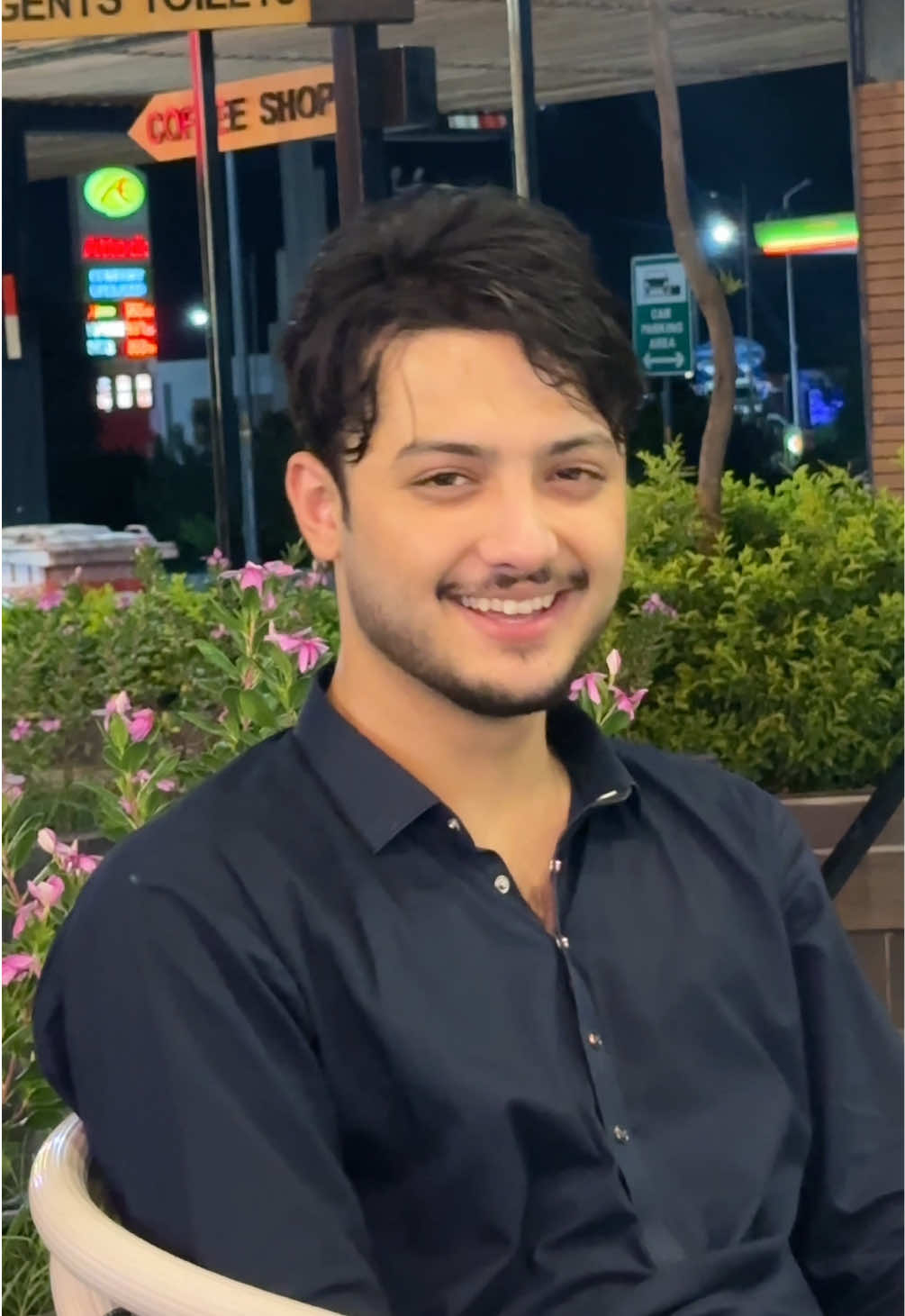 @Hussain_🫀