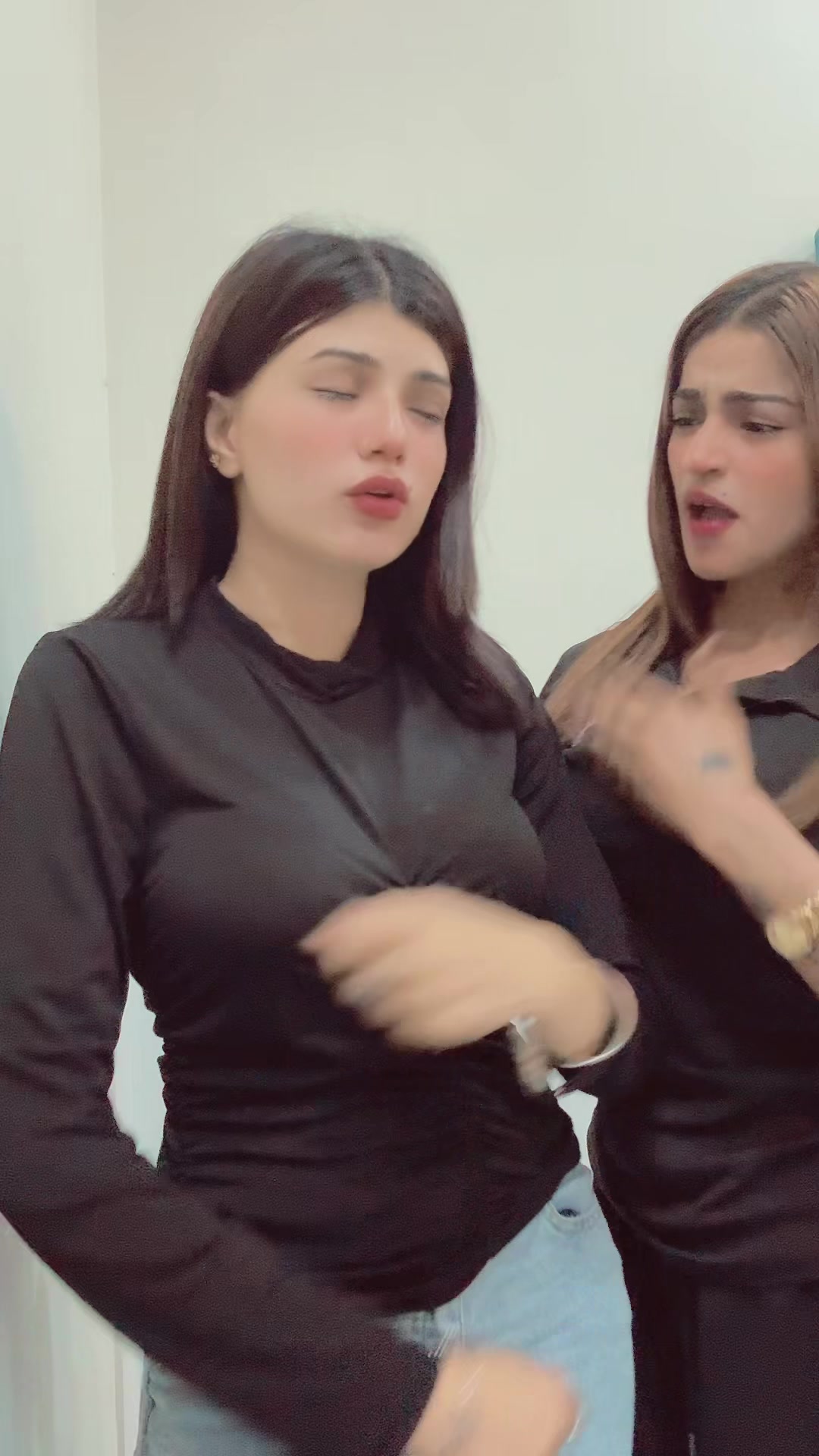 @Ayesha Jutt ❤️🩷