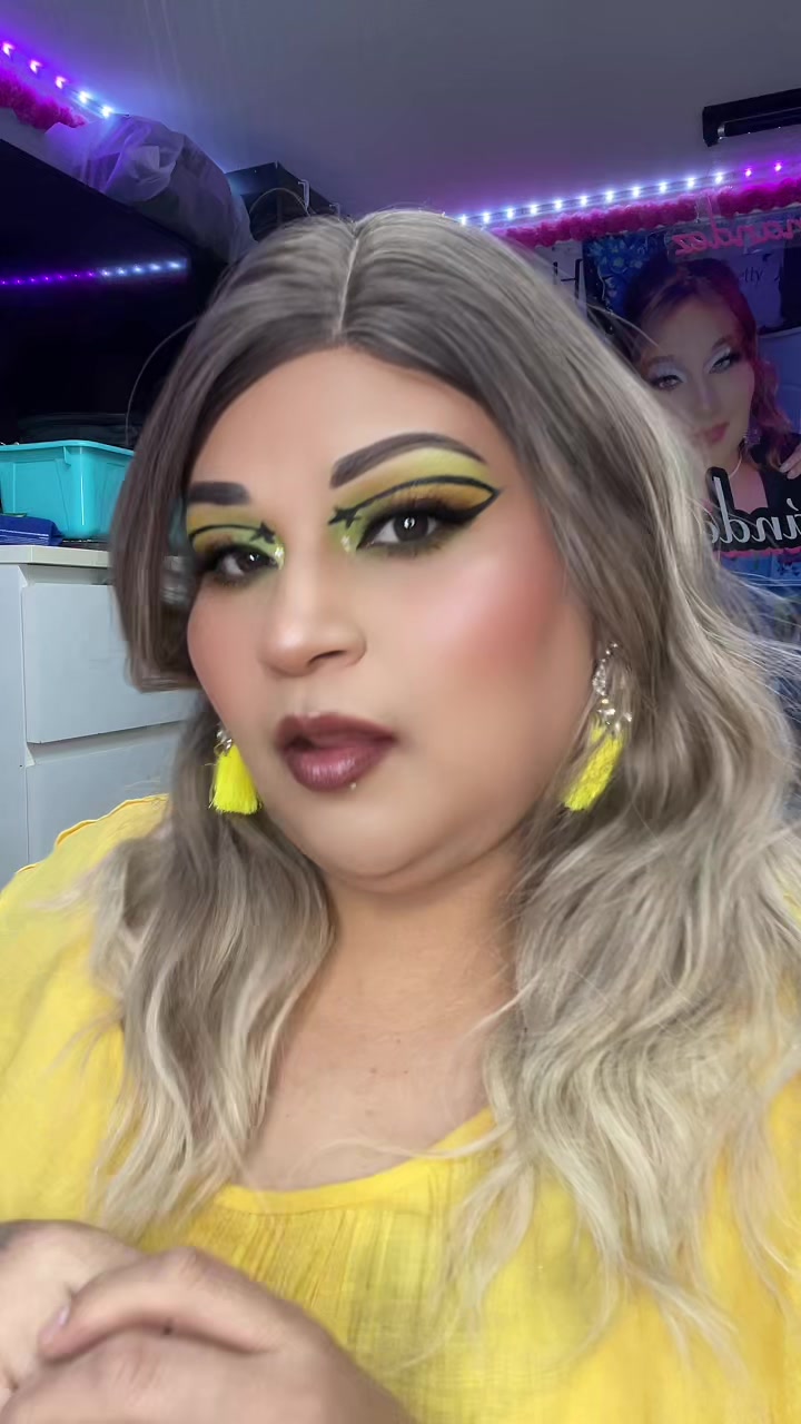 @BELLA HERNANDEZ
