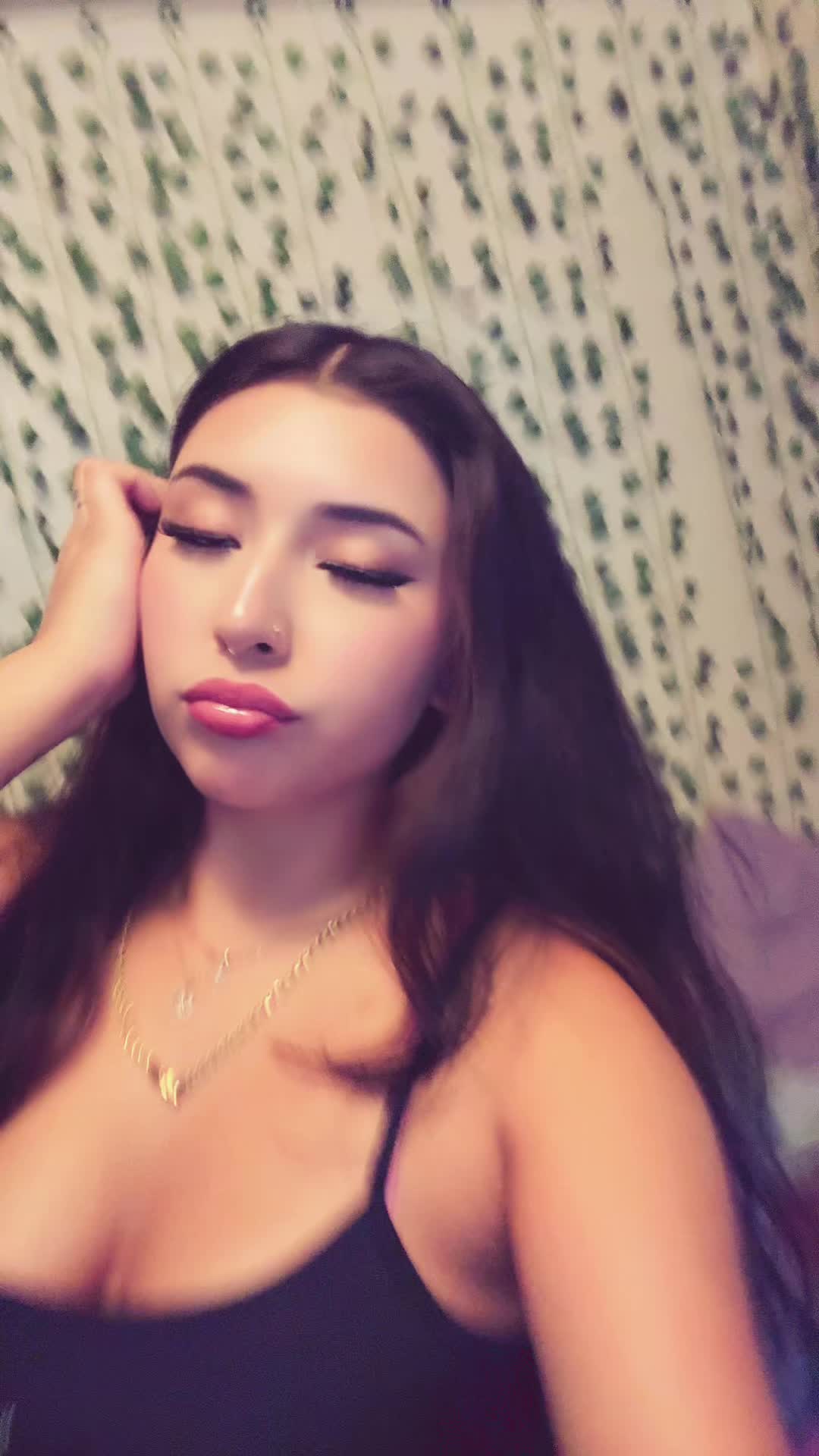 @🧟&zwj;♀️