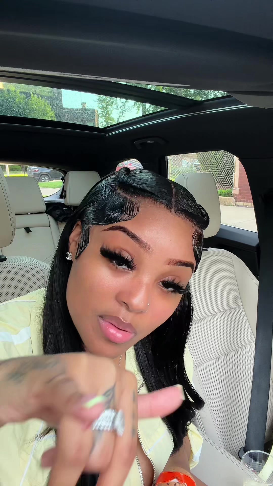 @Ariana Wright | Hairstylist