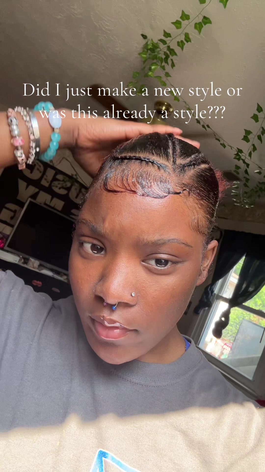 @👩🏽🦰