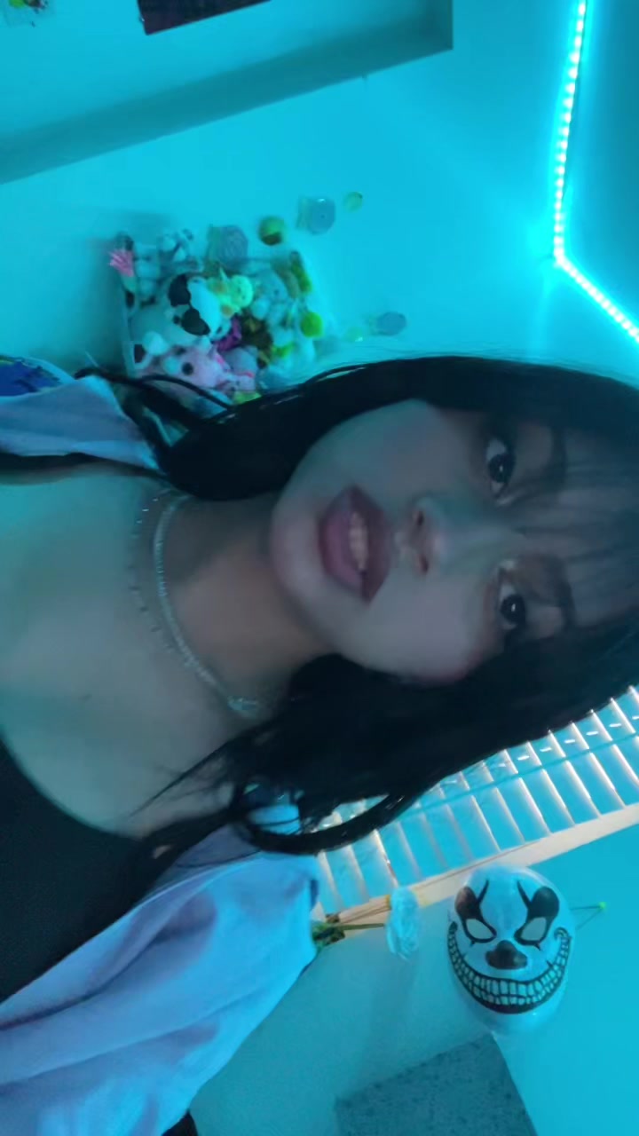 @Seleny_🦋🕸️