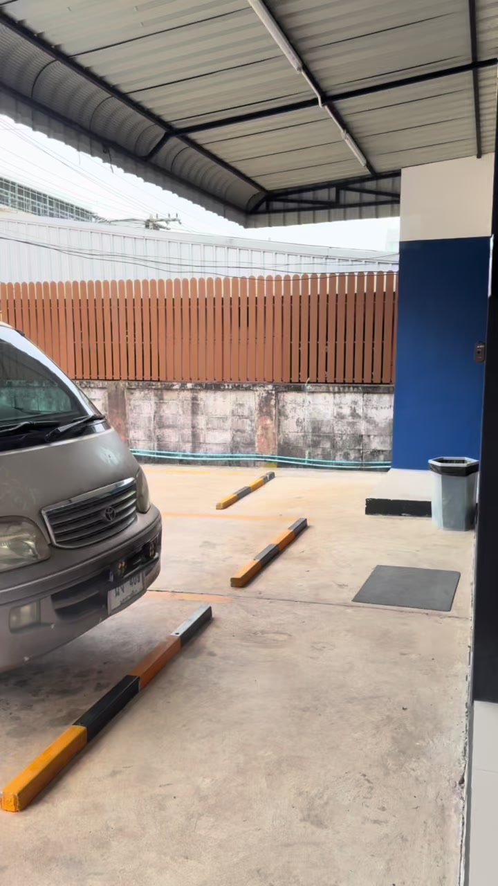 @Yiw tech shop