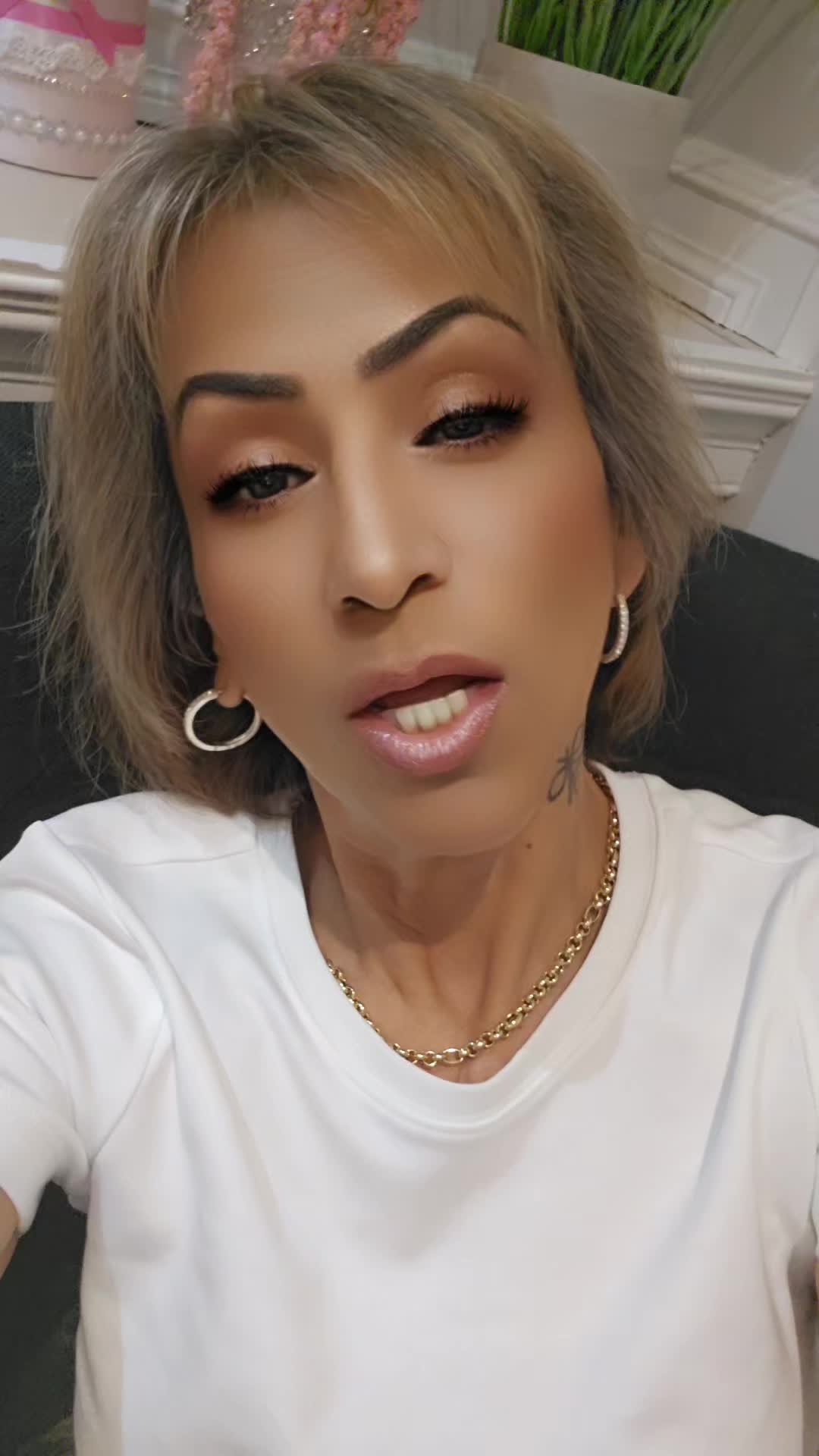 @Dee