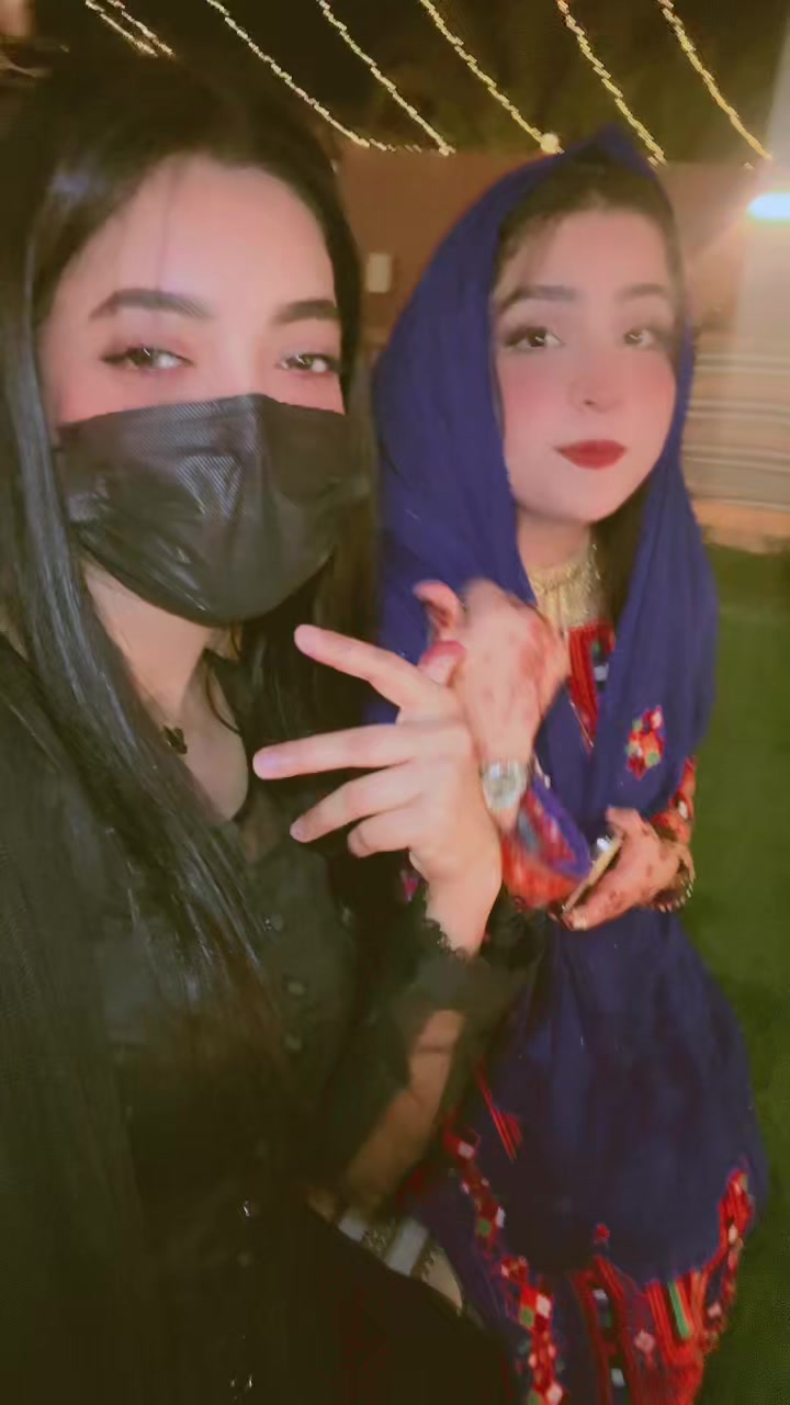 @🇦🇪 itz Aaniyaa 🇵🇰