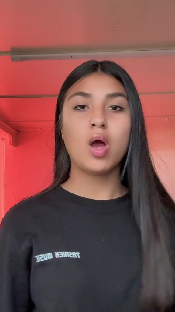 @🦅