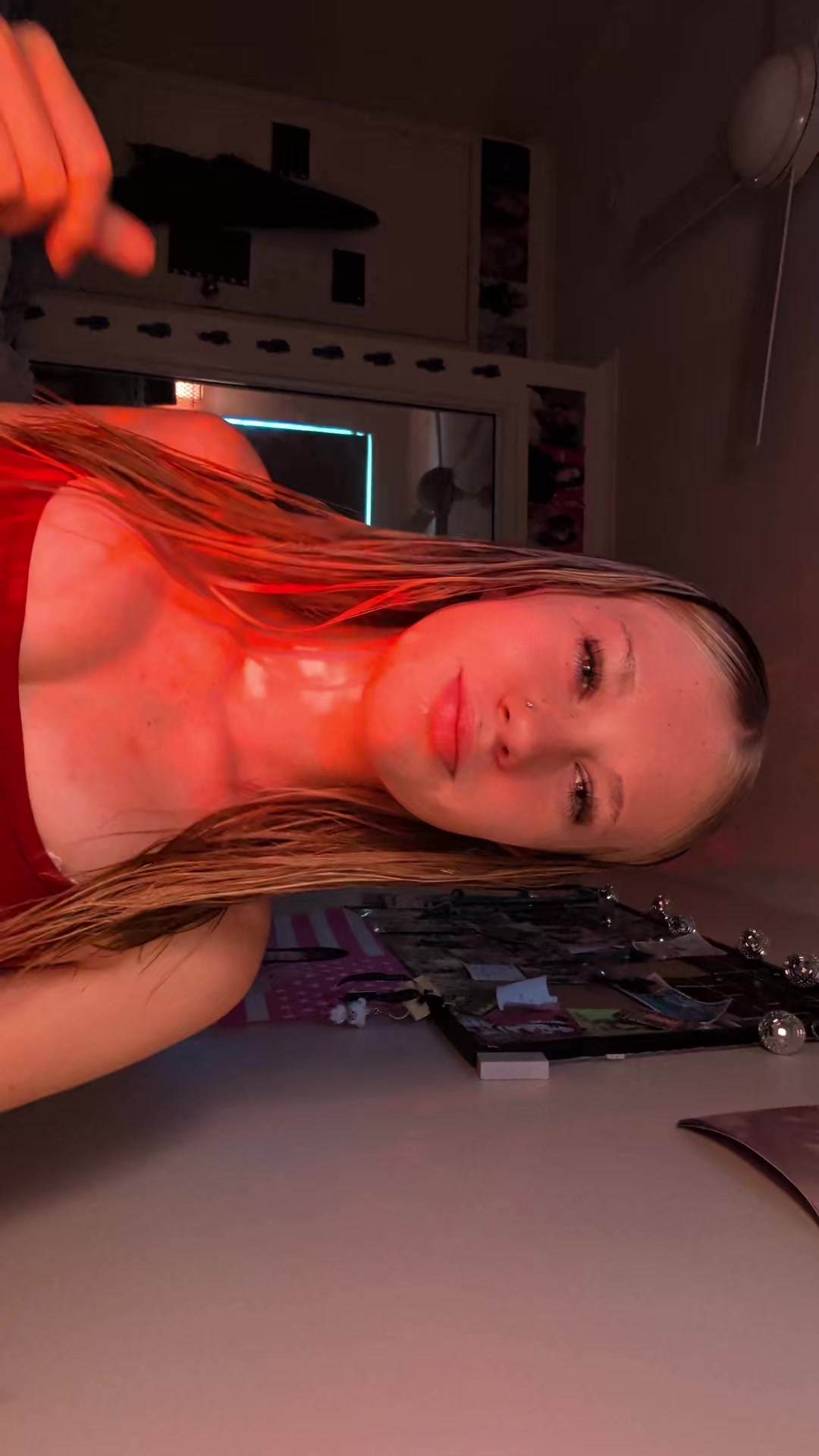 @ellaa🕸️