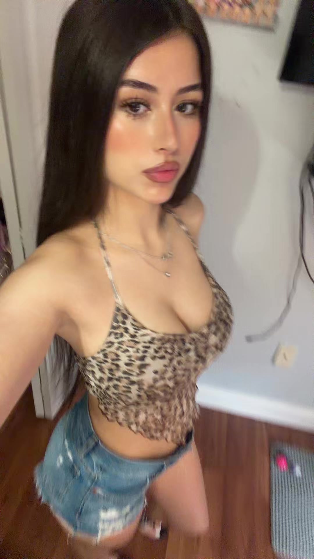 @isabella