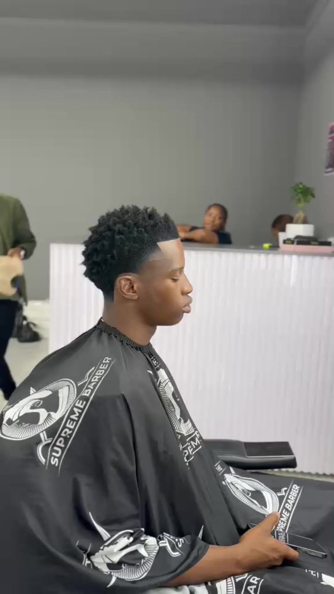 @TheSupremeBarber_