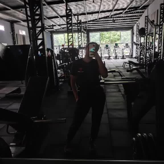 @Nicole Soliz 🖤♾️🦍