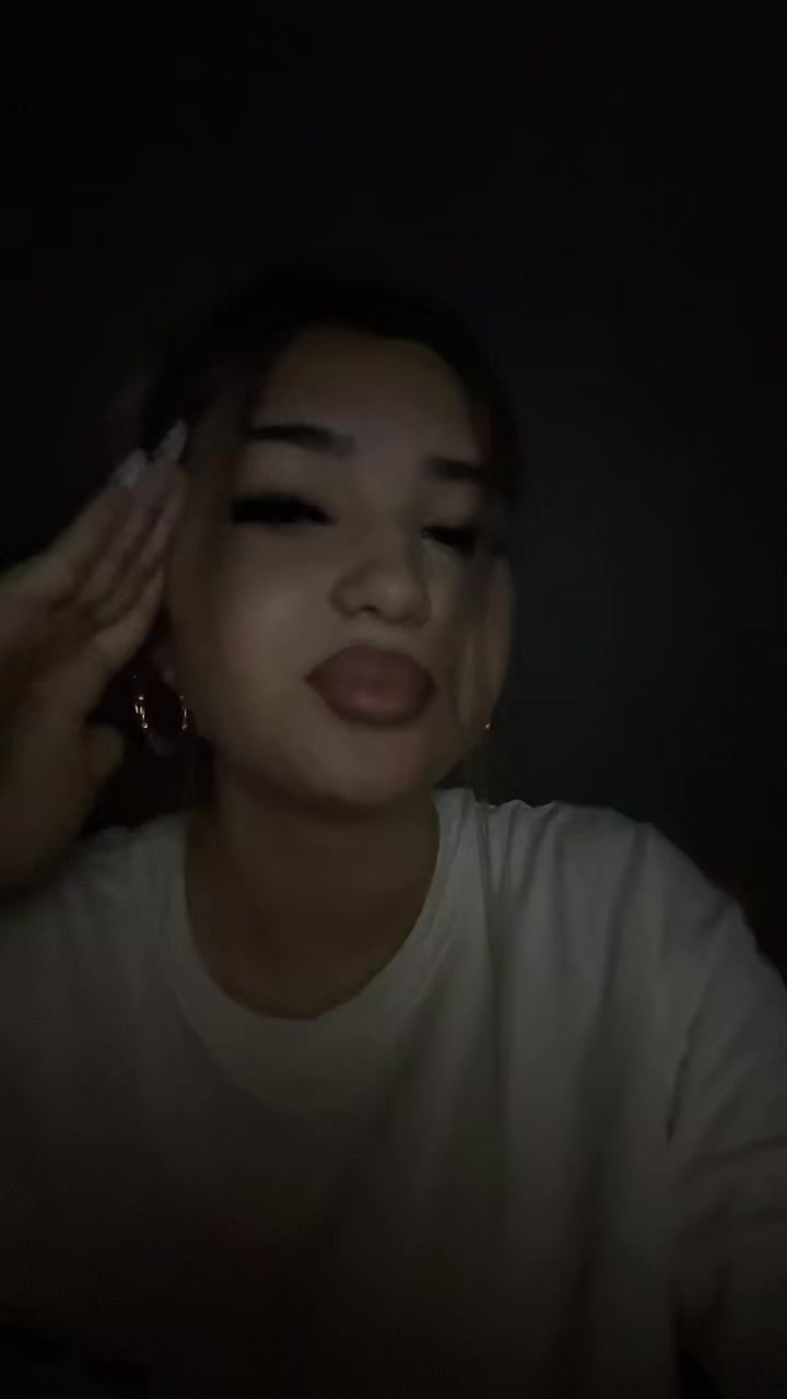 @👱🏼&zwj;♀️