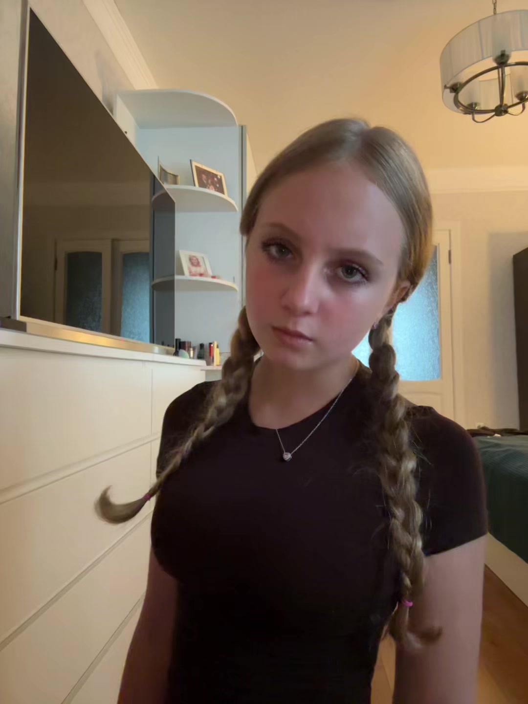 @𝓜 ᥫ᭡