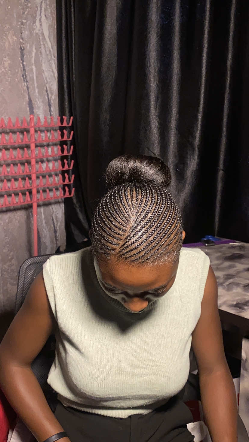 @Hairstylist in ILE-IFE / LAGOS