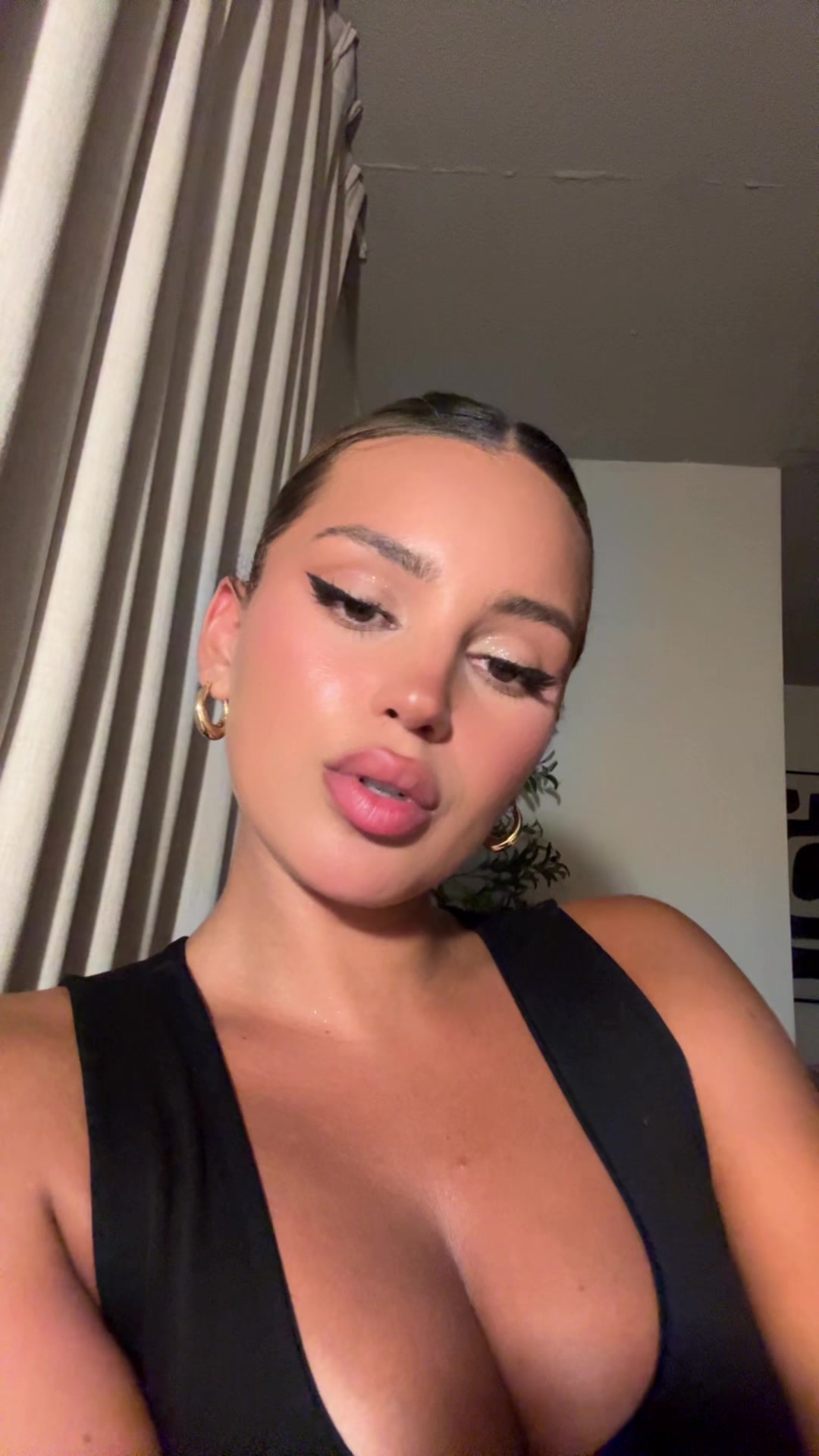 @VAL MERCADO