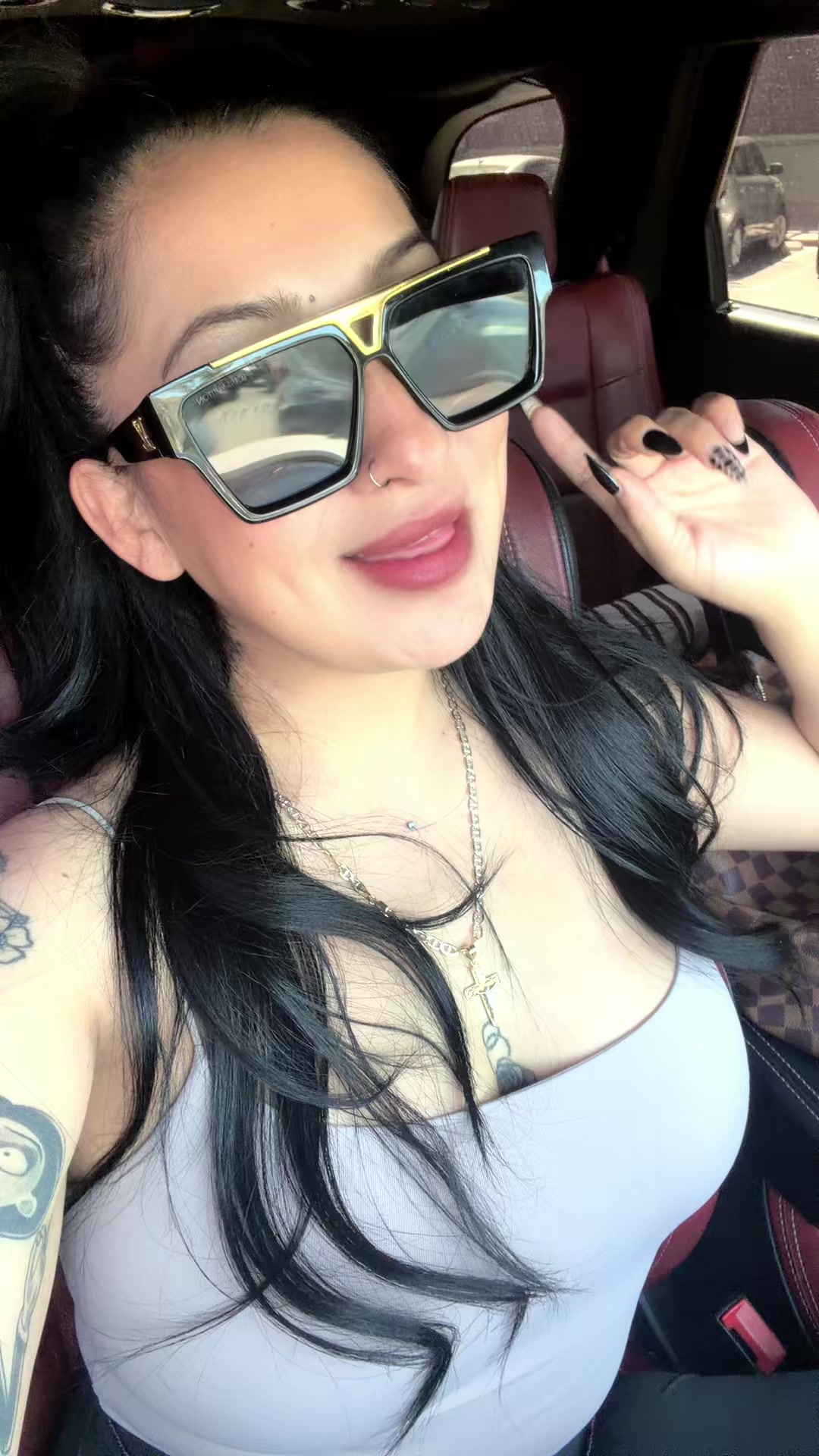 @Sandra 🖤🖤🖤