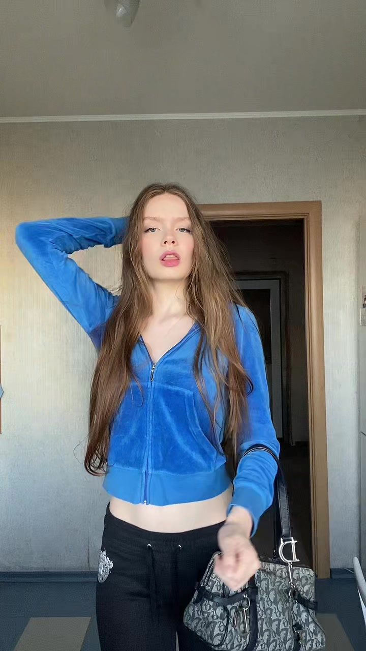 @юля