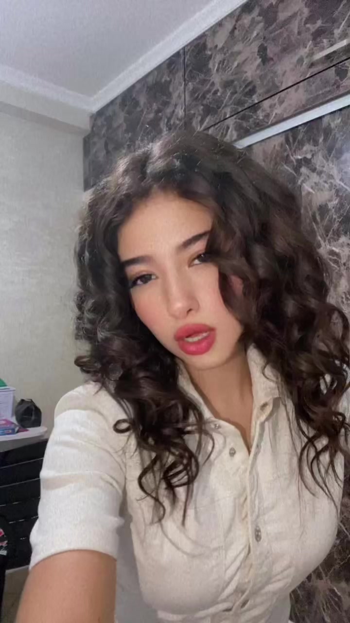 @itsbysafae
