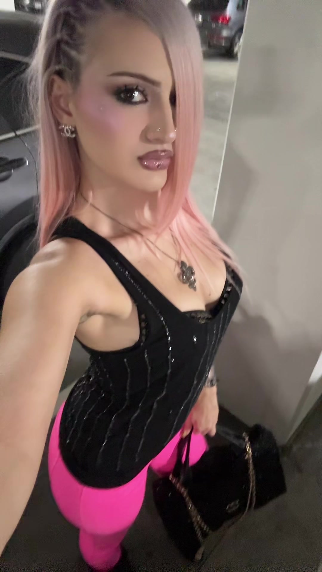 @elionathequeen_