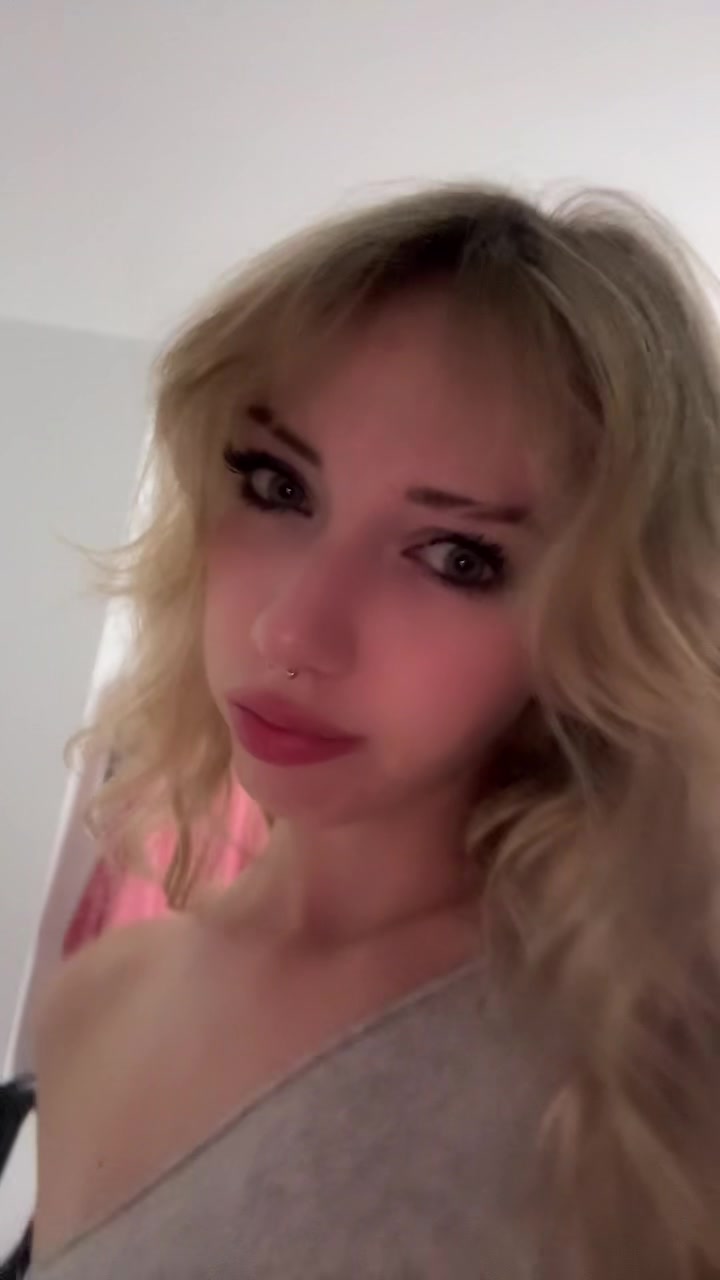 @u1timategirlkisser