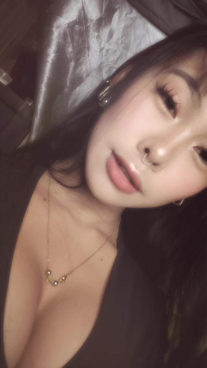@𝖙𝖊𝖙ᴢʏ(ღ˘⌣˘ღ)