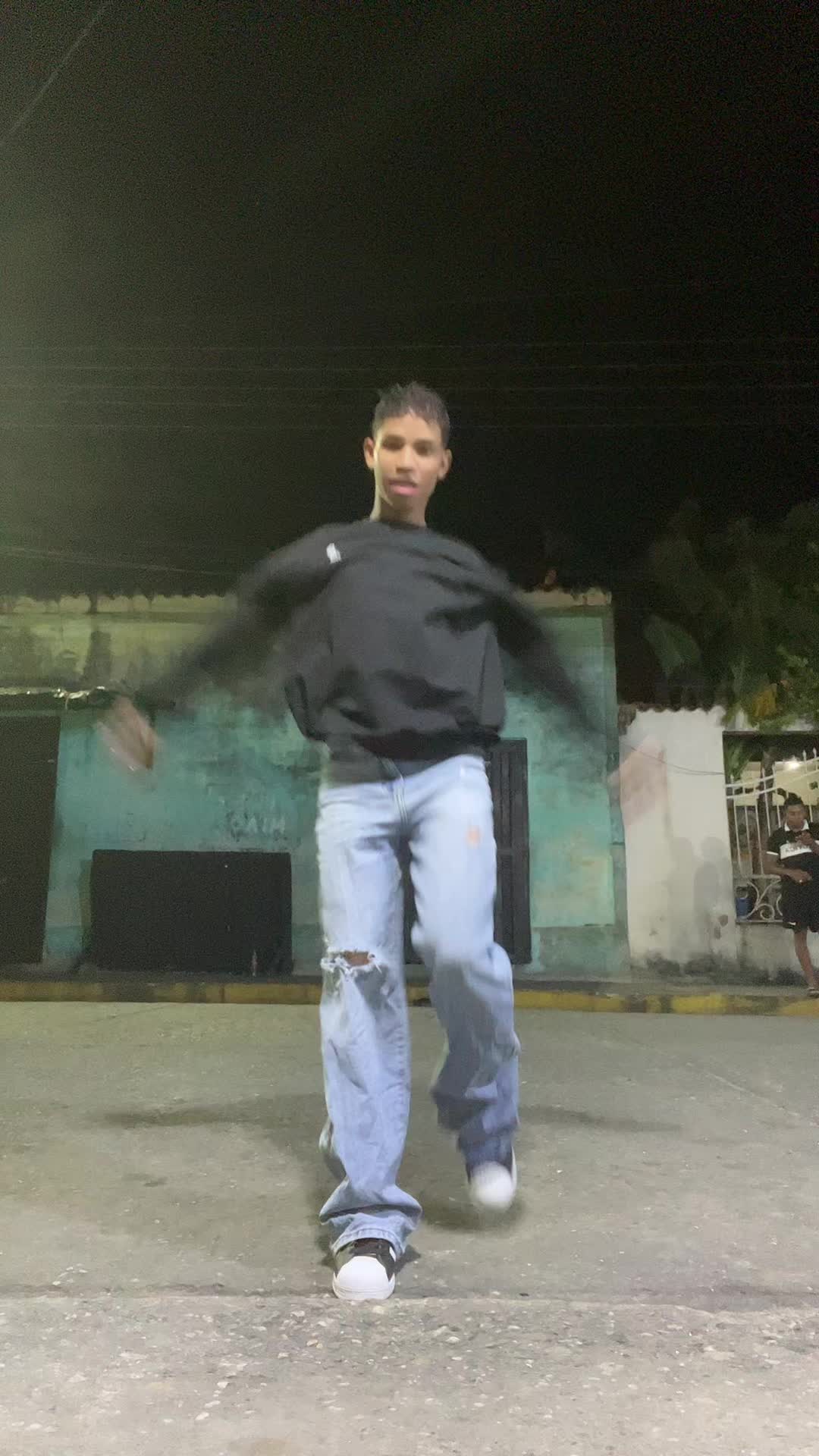 @Daniel blanco🧡🦊