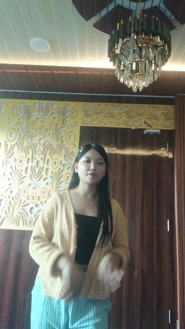 @लेआ गुरुङ