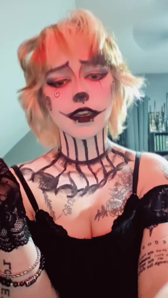 @Jinx ☠️🖤🩸