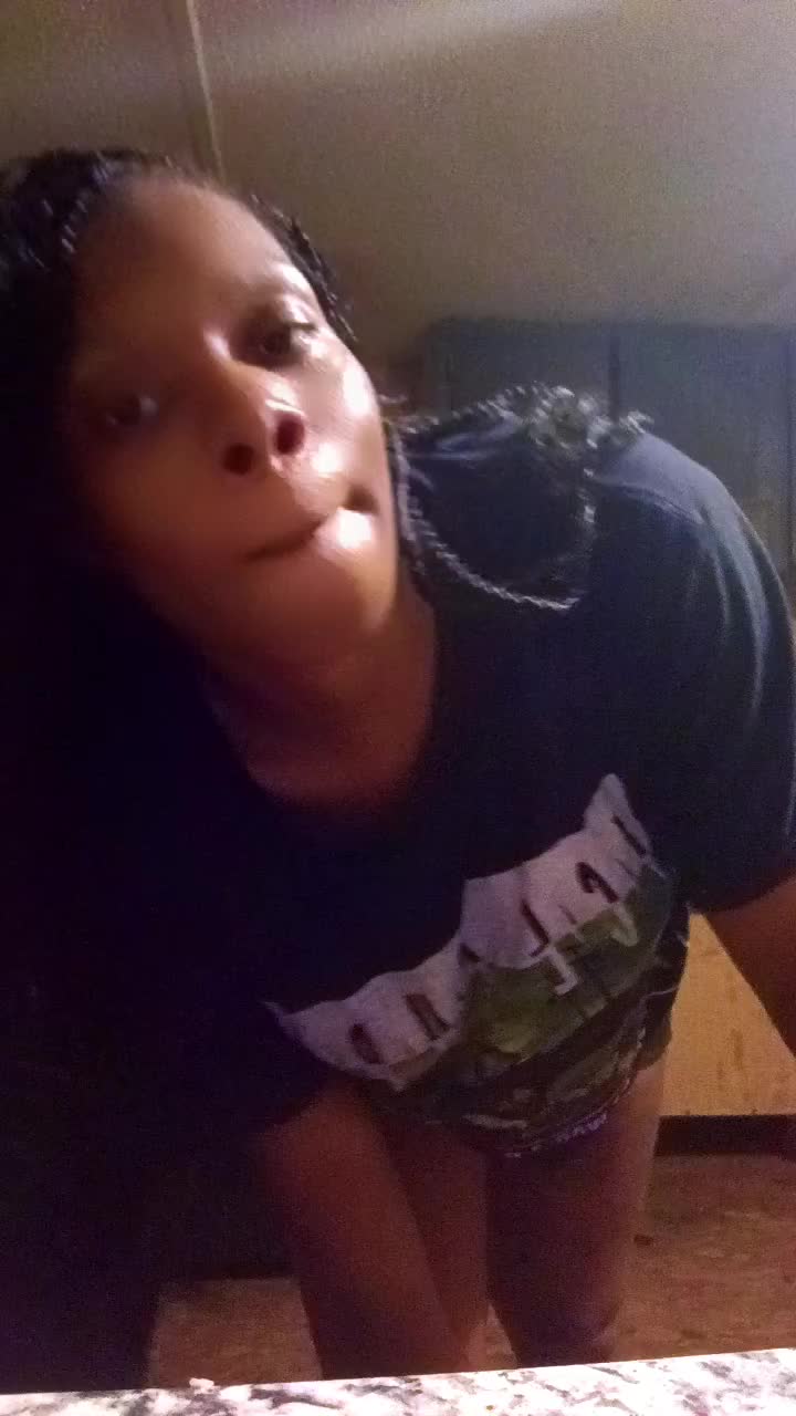 @Queshia