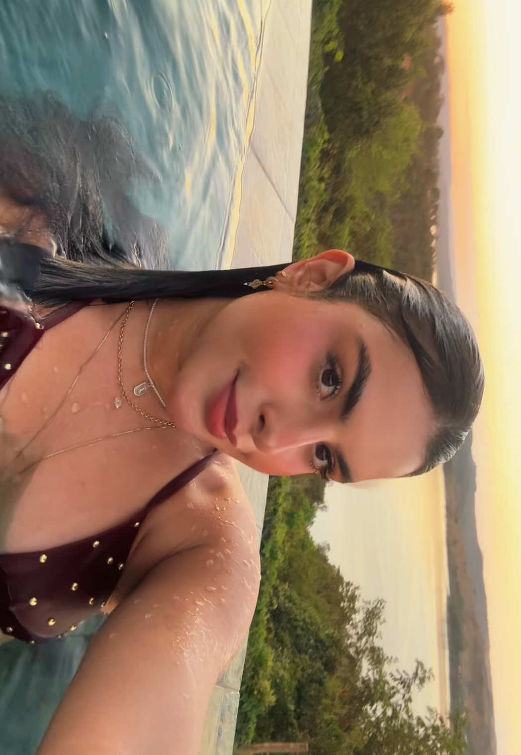 @Bella