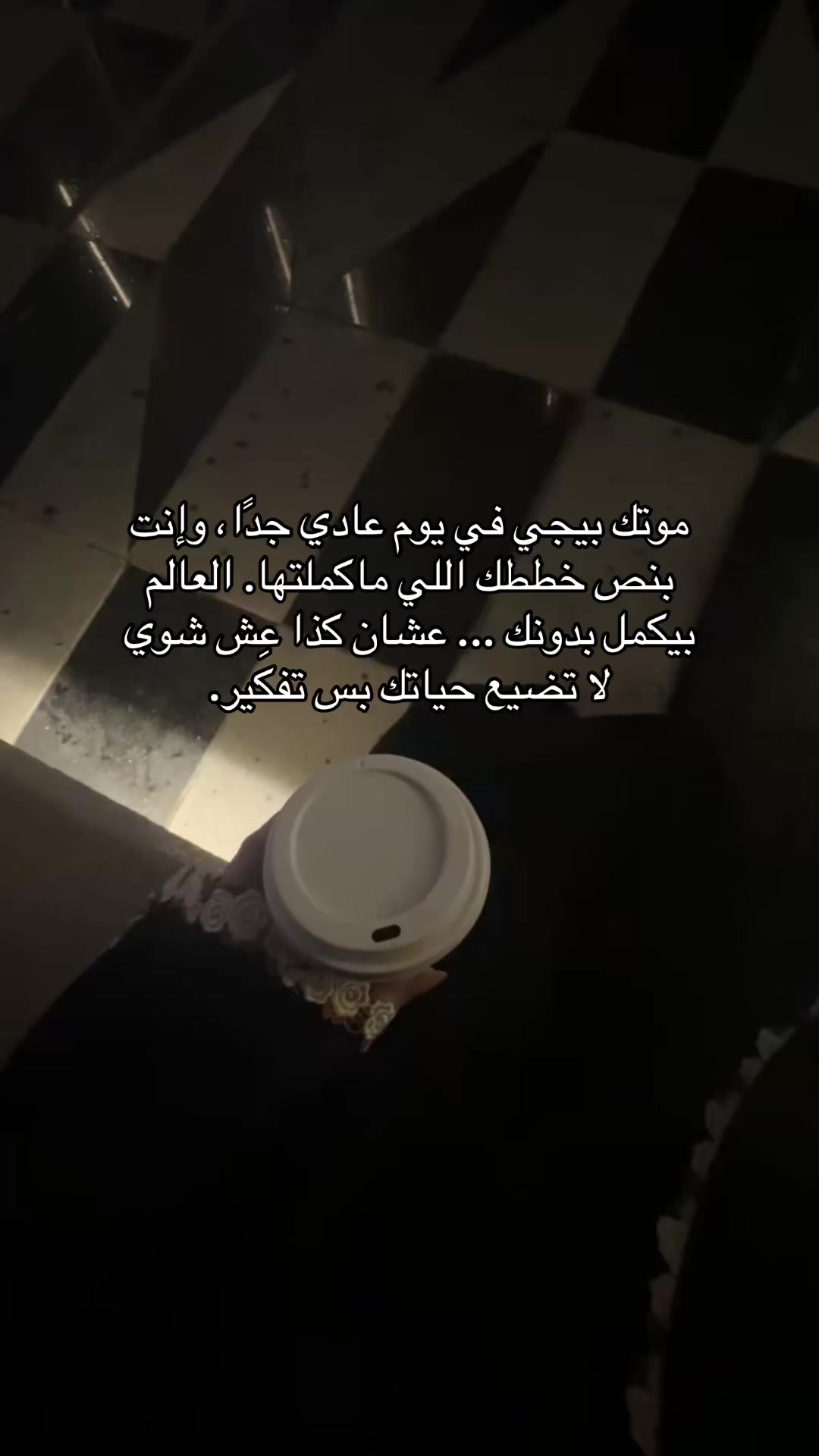 @๐ ๐ฃด