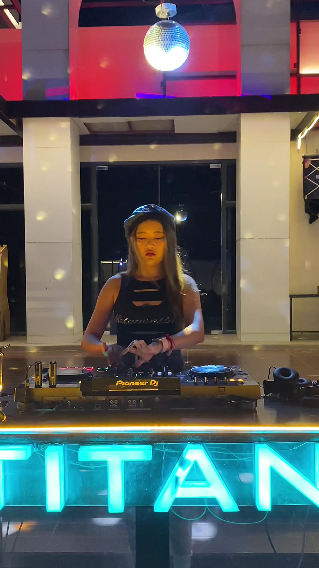 @Titan Bar&Restaurant