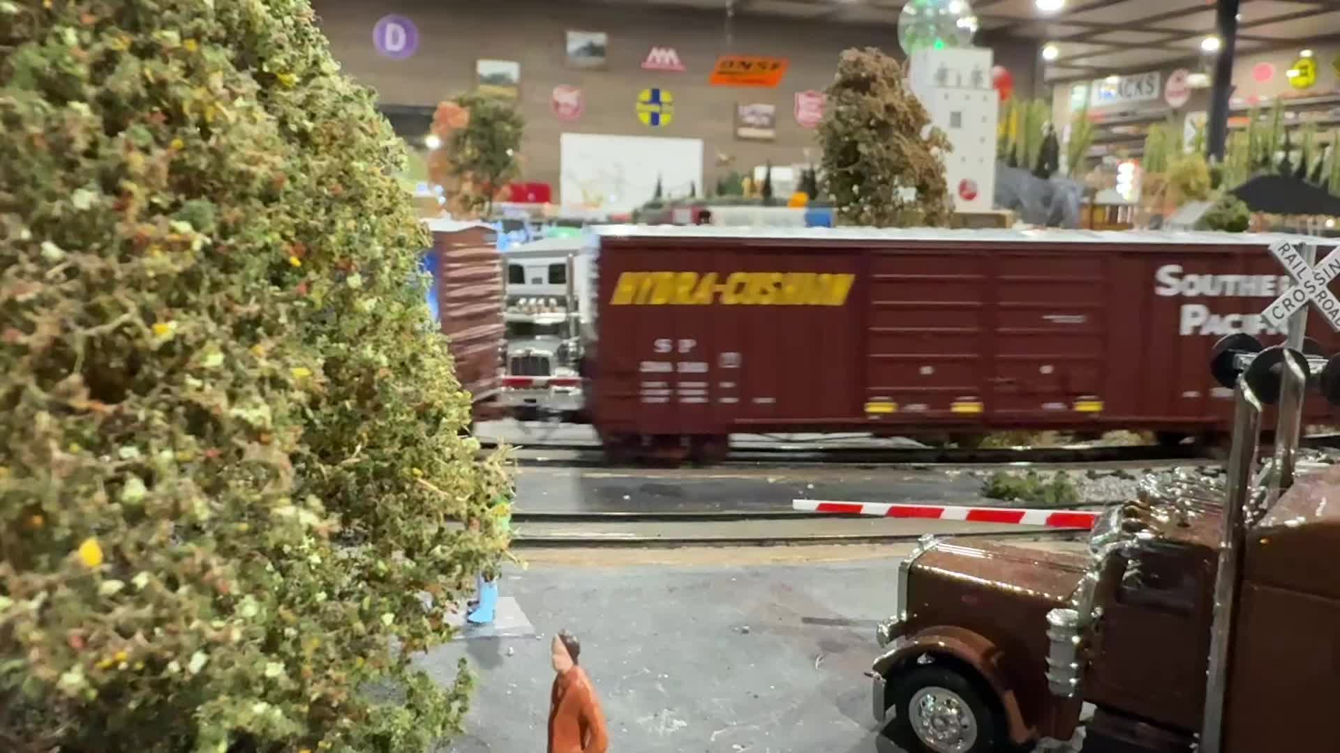 @BigBoysTrainToys