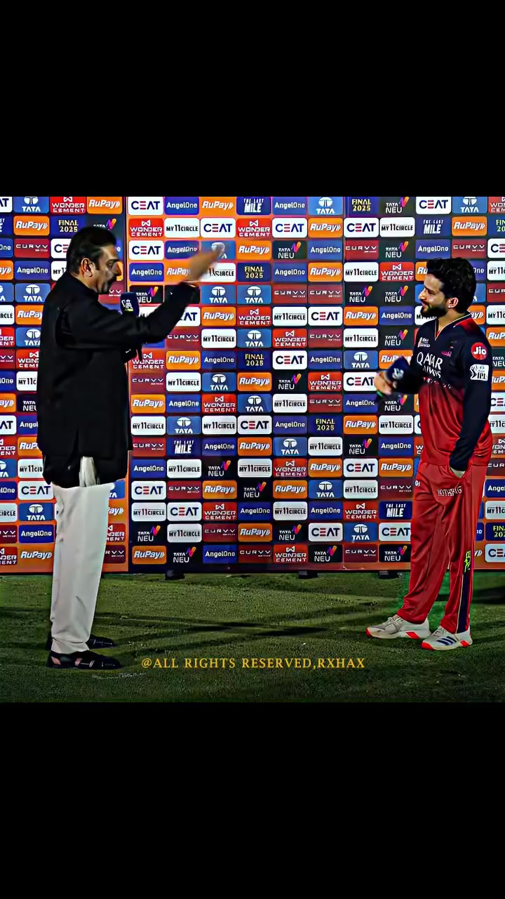 @👑KING KOHLI❤️