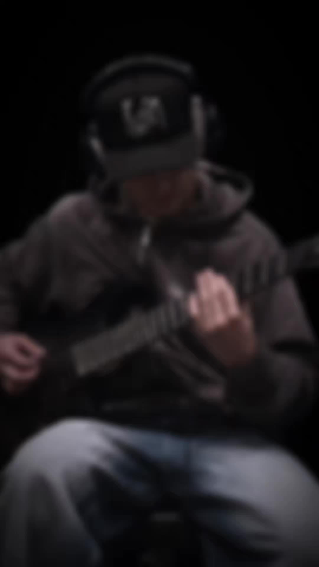 @Leon_Cover