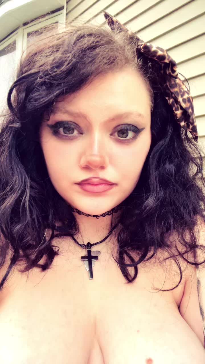 @livingde4dgirl