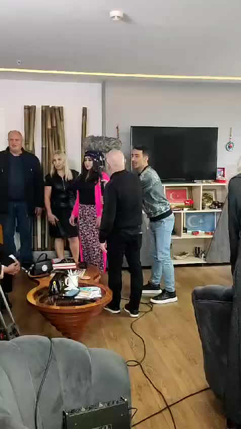 @yazgul tek suçum güzel olmak