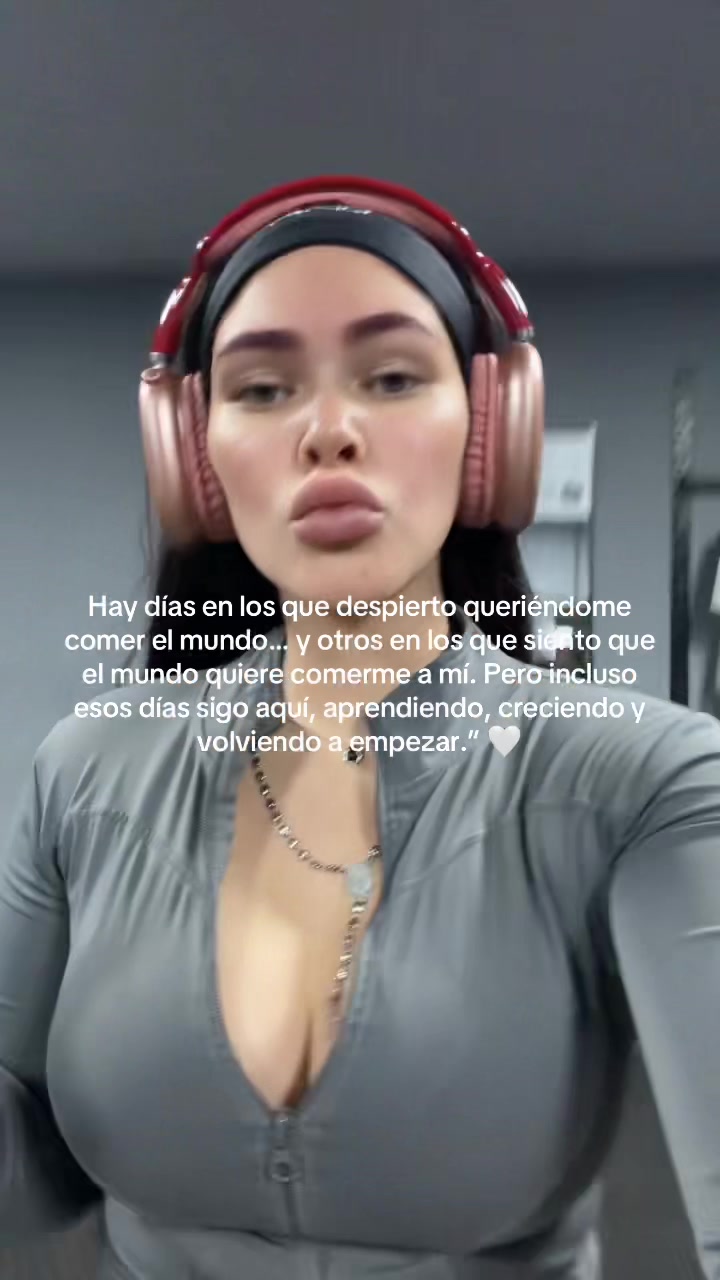 @PAULINA VICTORIA ✌️