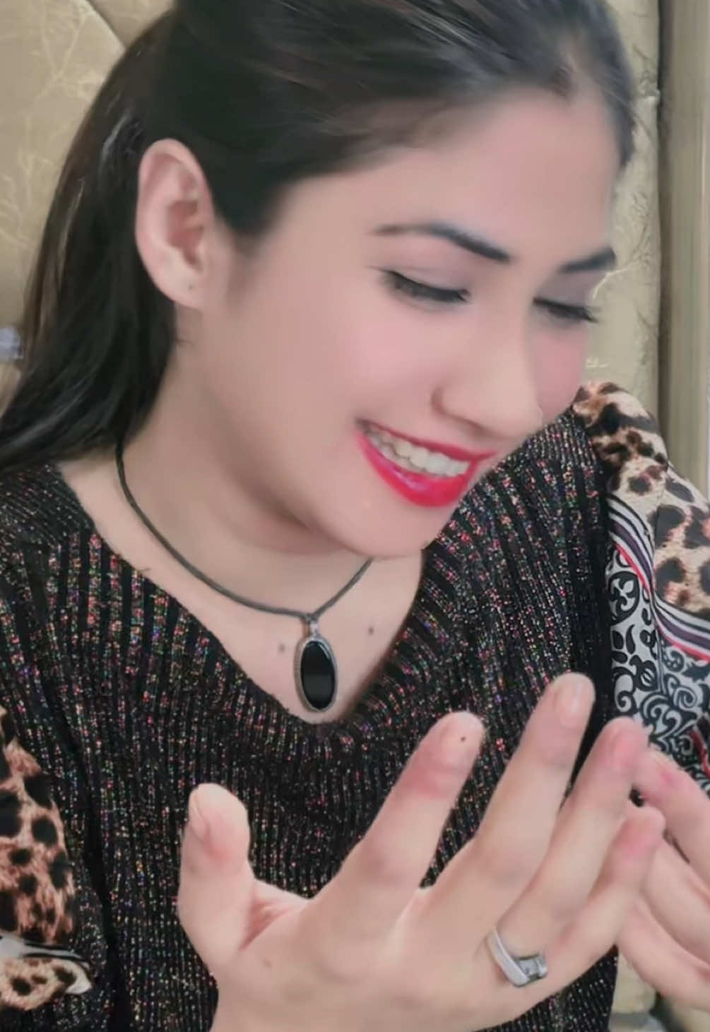 @Mahii_💔_Khan