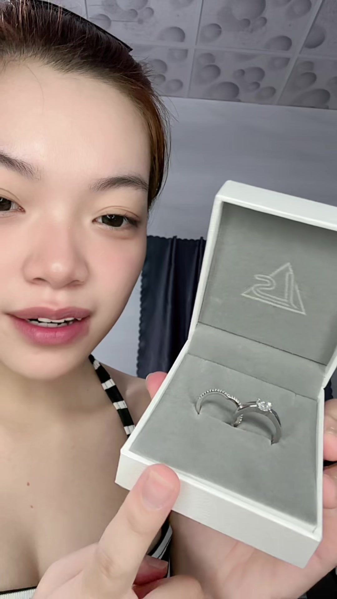 @Thi&ecirc;n Hương