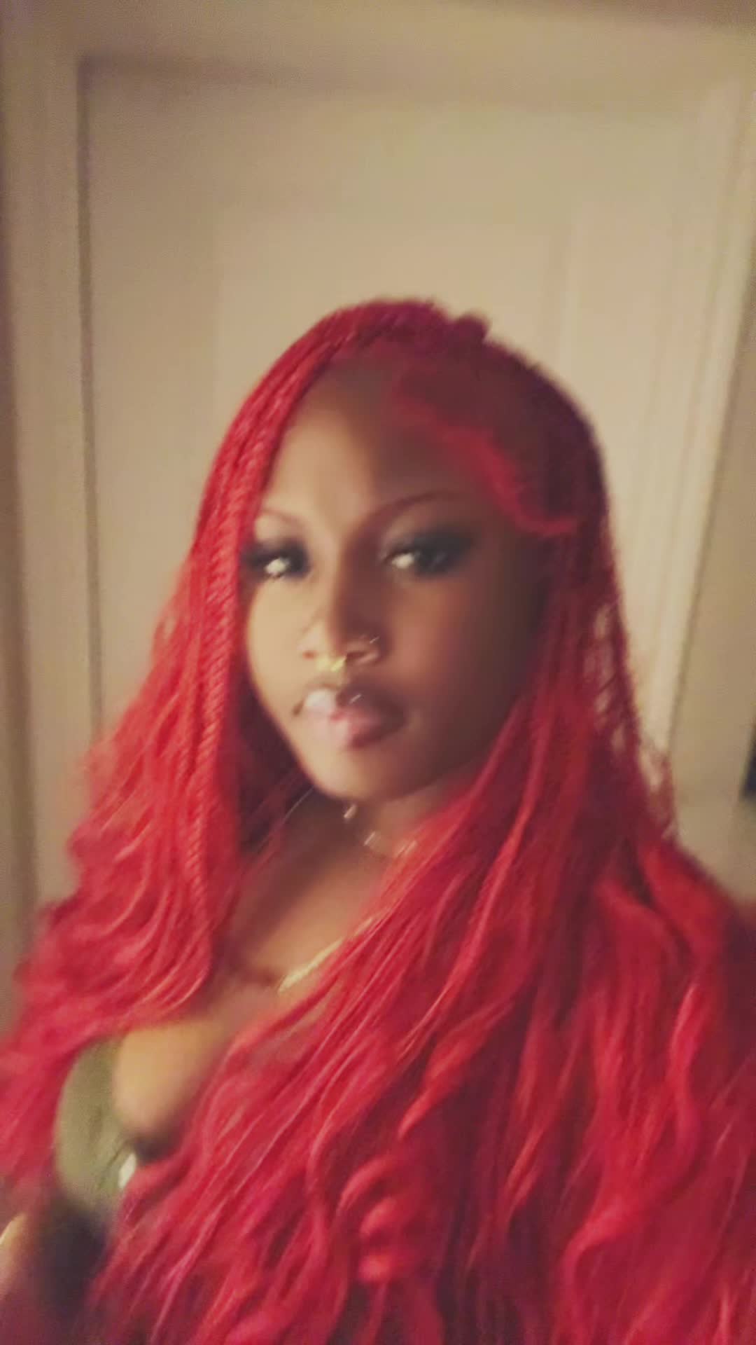 @🧖🏾♀️