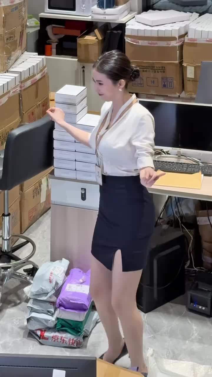 @Sally 雪莉 大笑笑