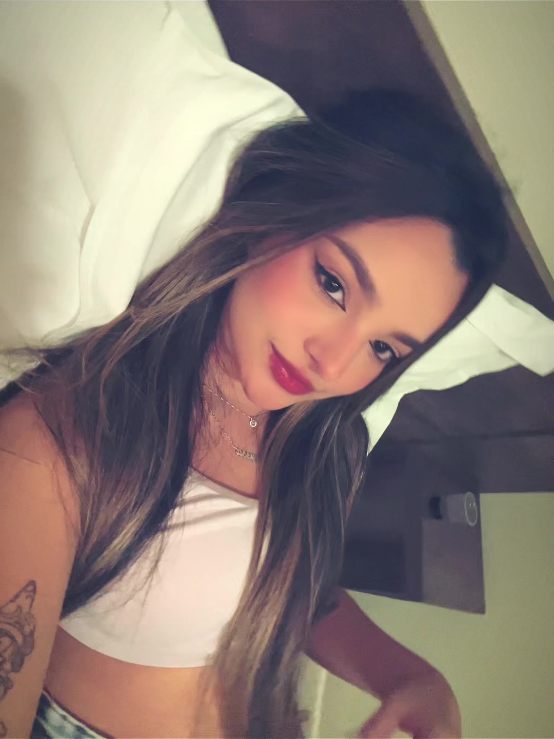 @laryssa com y