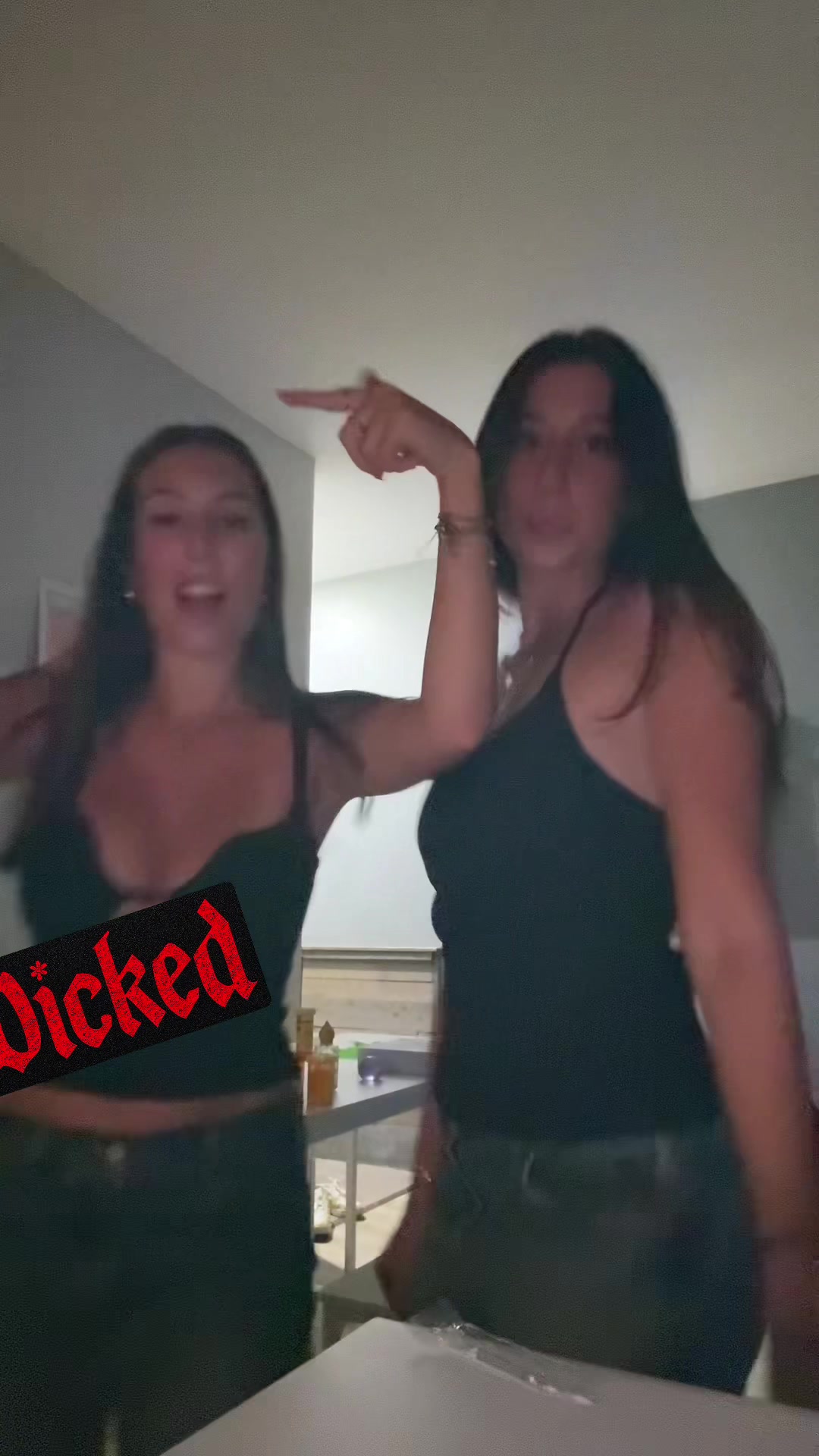 @ella