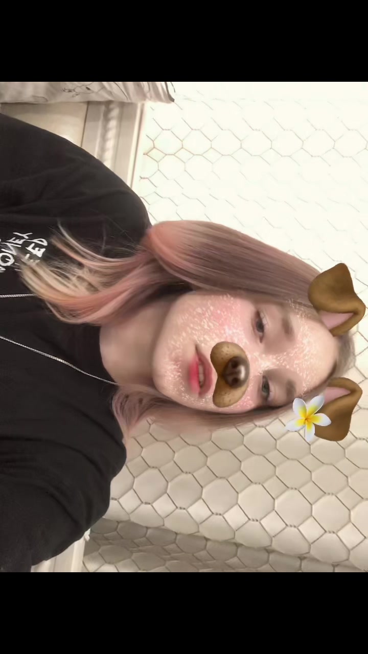 @𝐛𝐥𝐨𝐧𝐝𝐢𝐧𝐤а💸🚬