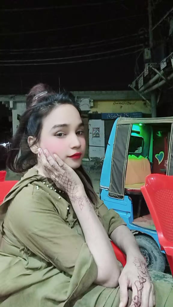 @MADAM HAYA SEXY