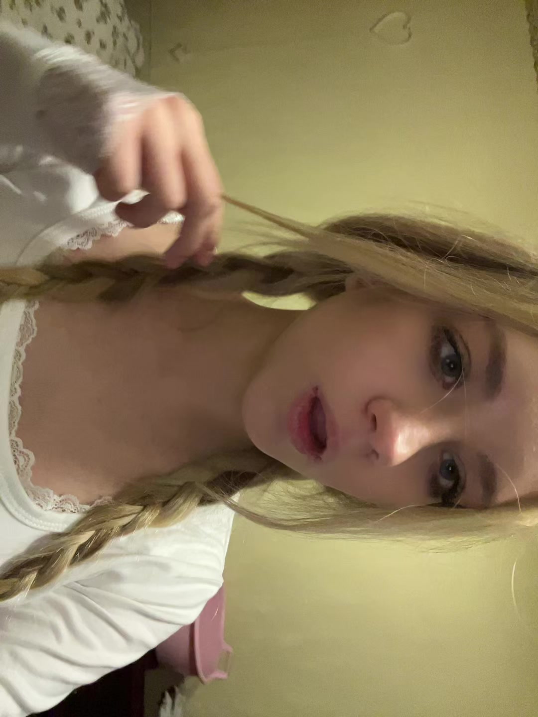 @_.holy.molly._