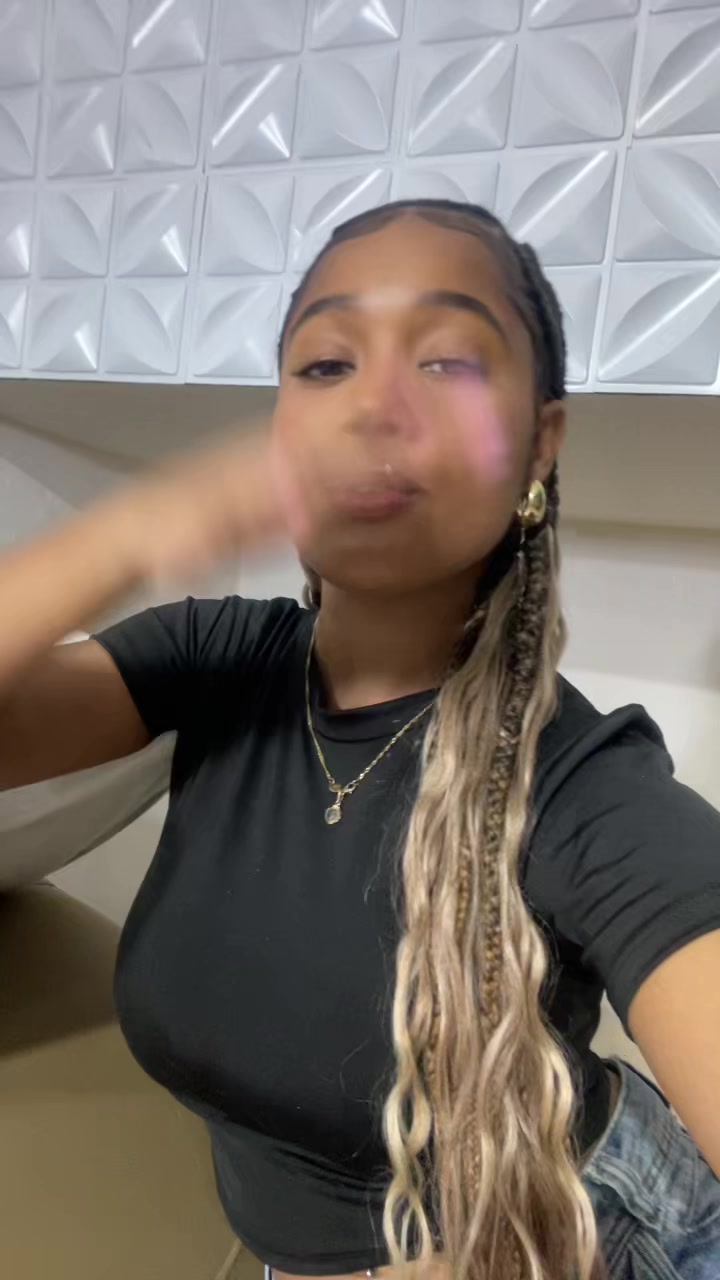 @iwishiwasanormalgirl