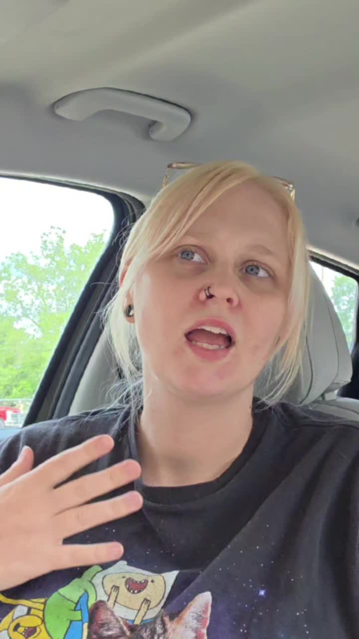 @EmieWonders