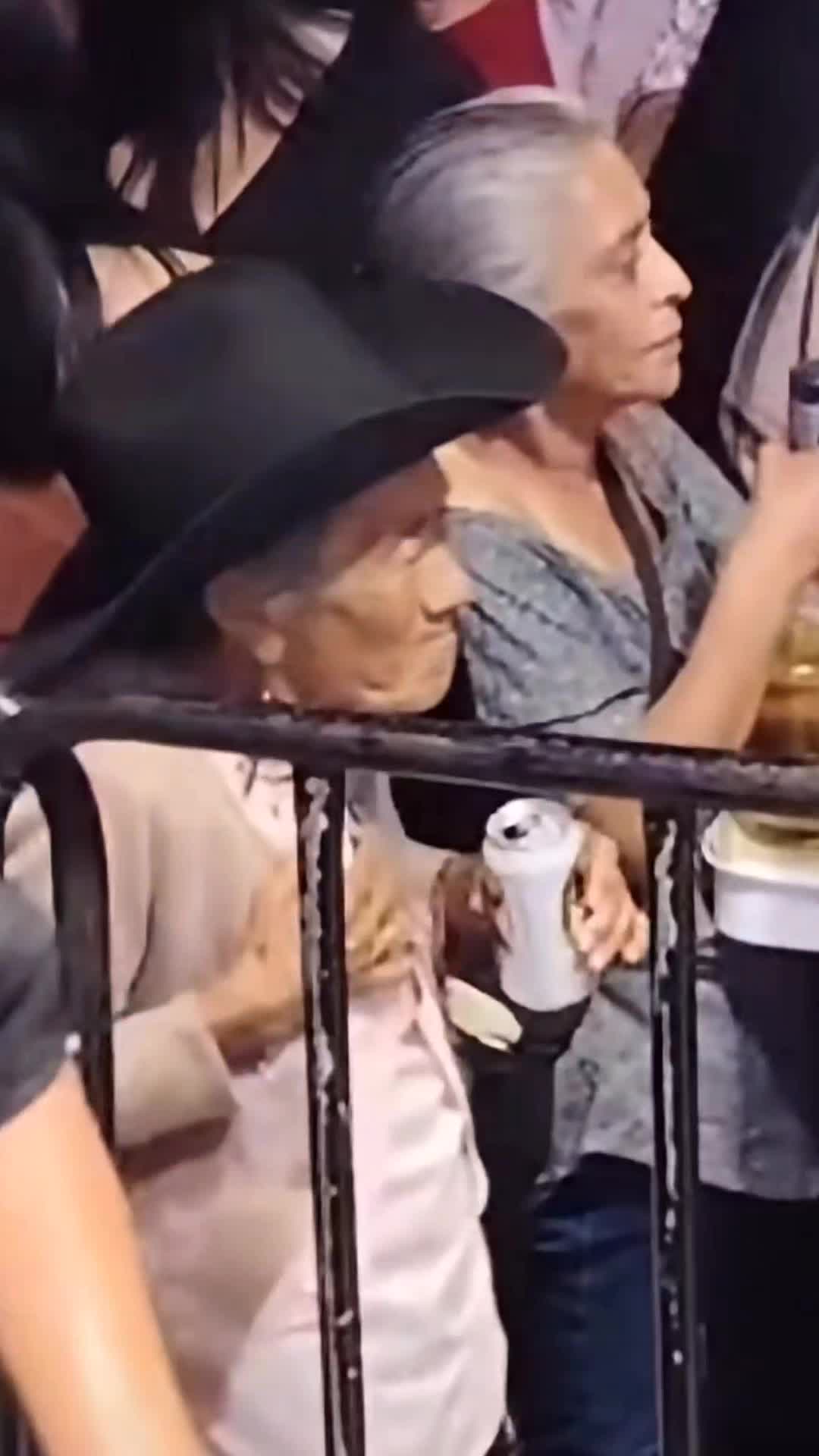 @𝚂𝚘𝚌𝚊𝚕_𝚃𝚛𝚊𝚜𝚑𝚖𝚊𝚗